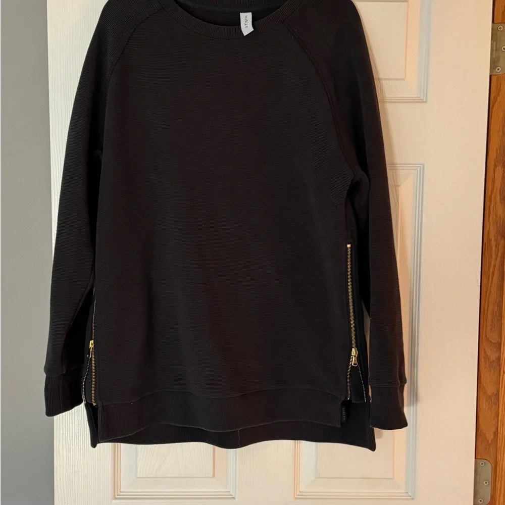 Varley Black Sweatshirt with Gold Zippers - Picture 10 of 14